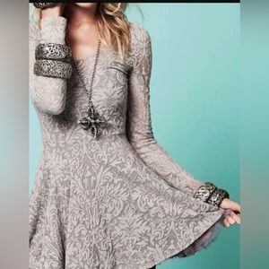 EUC Free People ‘Victorian Loves Lace’ dress with contrasting underlay